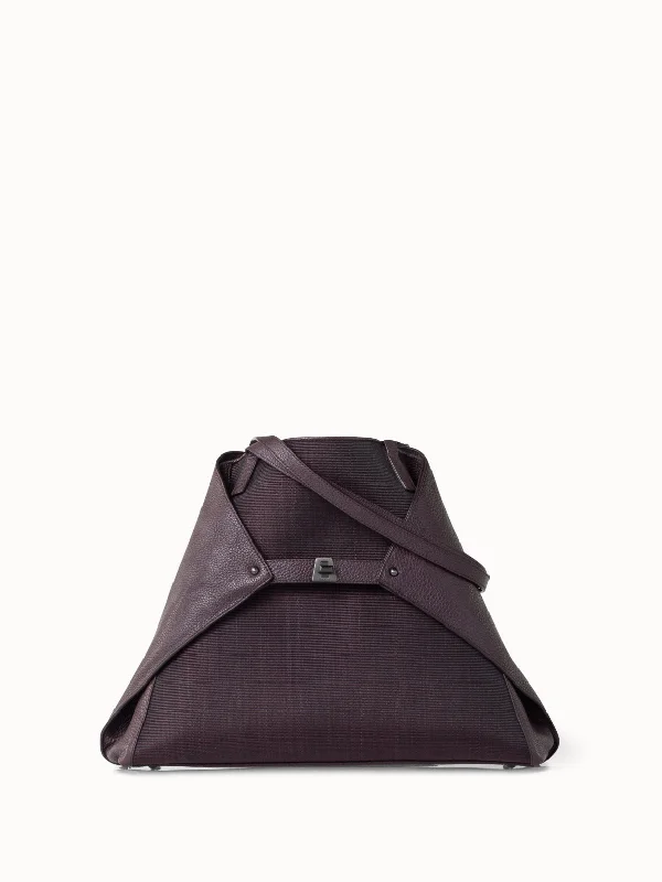 Ai Medium Shoulder Tote