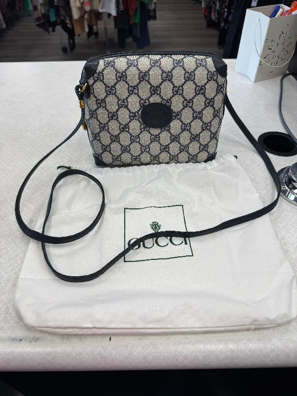 Crossbody Designer By Gucci, Size: Small