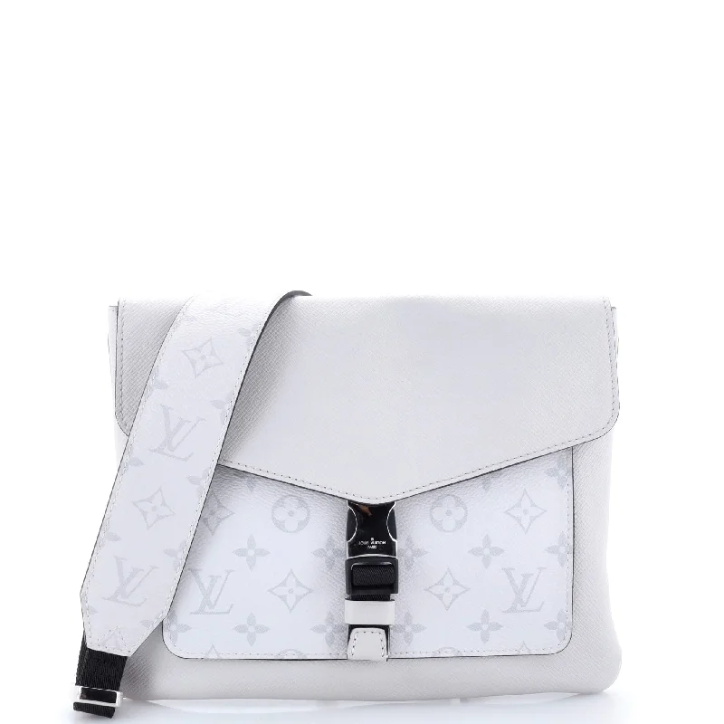 Outdoor Flap Messenger Monogram Taigarama