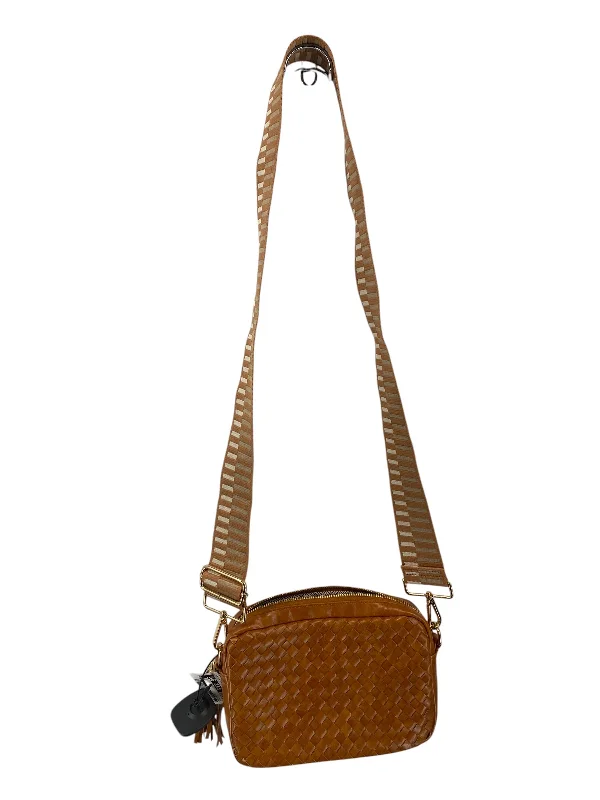 Crossbody By Clothes Mentor, Size: Medium